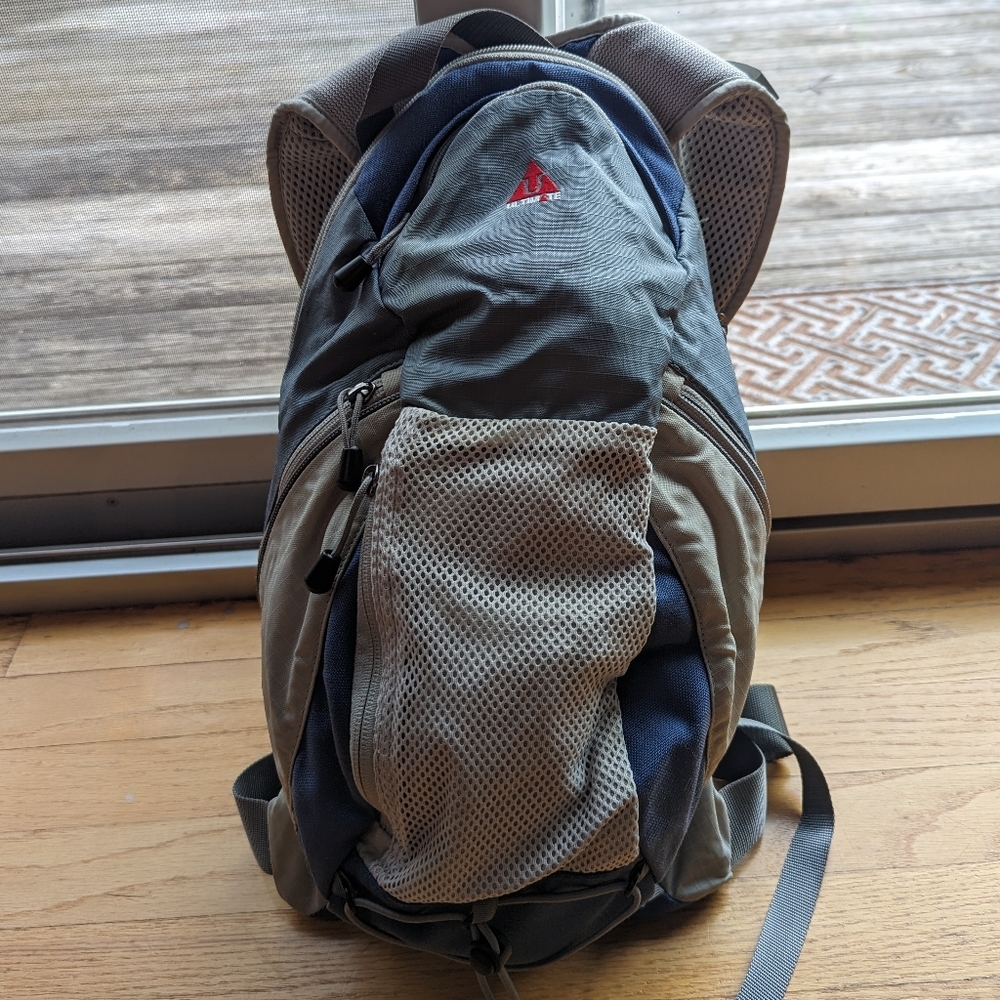 Ultimate vintage "15 tall hydration pack